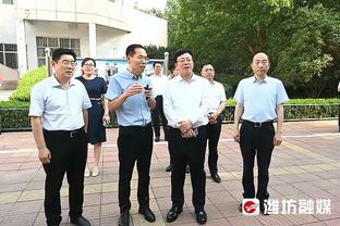 老友再聚首！迈阿密巴萨U40与效力于神户胜利船的小白亲切交流